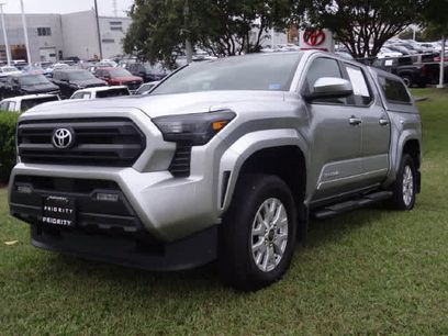Used 2025 Toyota Tacoma SR5