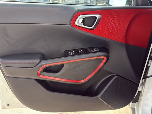 Used 2025 Kia Soul GT-Line FWD image 12