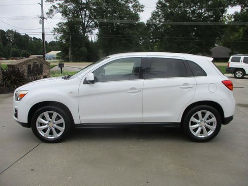 Used 2014 Mitsubishi Outlander Sport SE FWD image 2