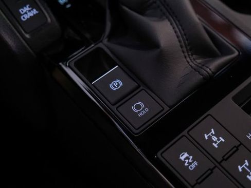 Used 2025 Toyota Land Cruiser image 39