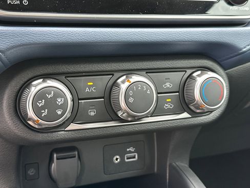 New 2025 Nissan Versa SV w/ Trunk Package image 30