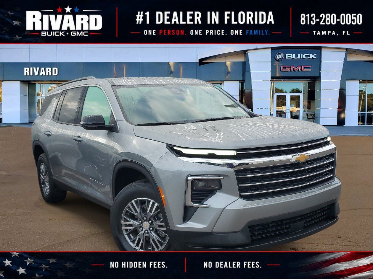 Used 2026 Chevrolet Traverse LT FWD image 1