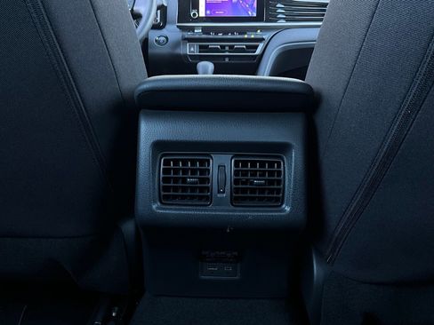 Used 2025 Toyota Camry LE image 12