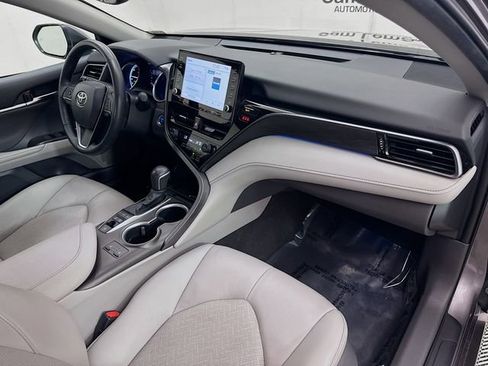 Used 2021 Toyota Camry XLE w/ Cold Weather Package image 28