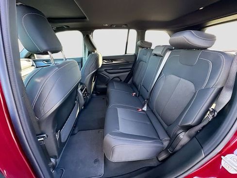 New 2025 Jeep Grand Cherokee Laredo X w/ Luxury Tech Group I image 16