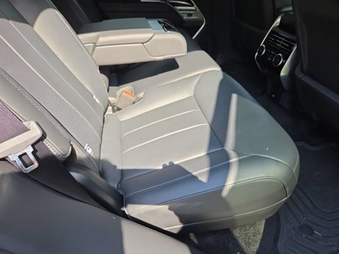 Certified 2025 Land Rover Range Rover SE AWD/4WD image 14