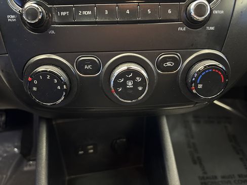 Used 2017 Kia Forte LX FWD image 18