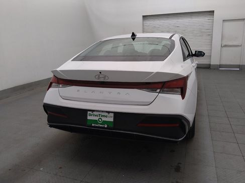 Used 2024 Hyundai Elantra SEL FWD image 7