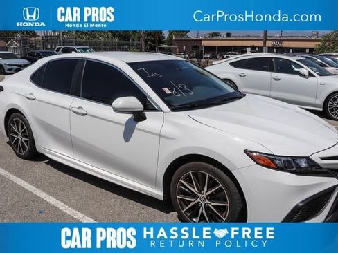 Used 2023 Toyota Camry SE FWD image 1