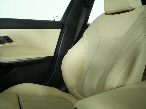 Certified 2023 BMW 330i Sedan w/ Premium Package image 28