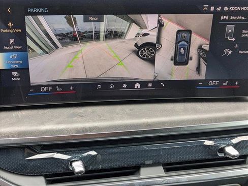 Used 2026 BMW X5 xDrive50e w/ Premium Package image 12