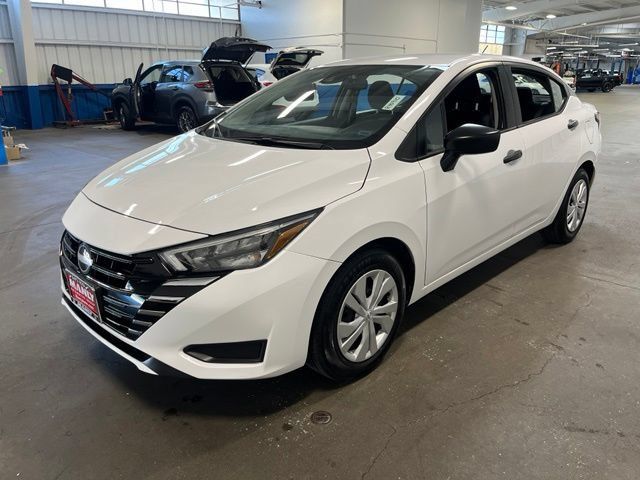 Used 2025 Nissan Versa S FWD image 7