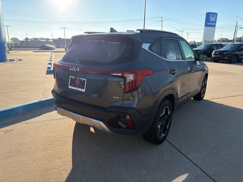 Used 2024 Kia Seltos EX AWD/4WD image 3
