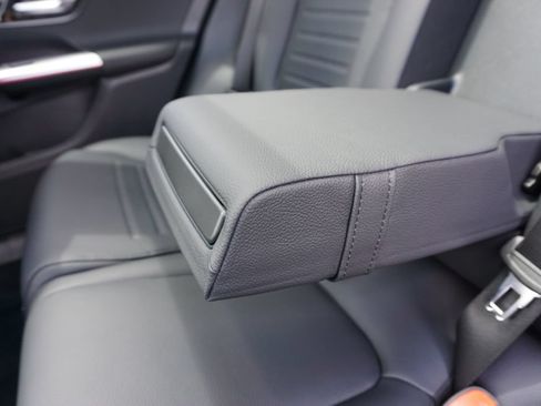 Certified 2025 Mercedes-Benz GLC 300 4MATIC image 46