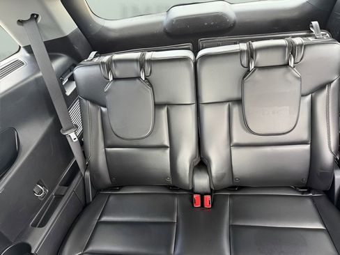 Used 2021 Ford Explorer XLT w/ Equipment Group 202A AWD/4WD image 13