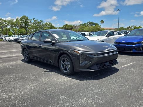 New 2026 Kia K4 FWD image 2