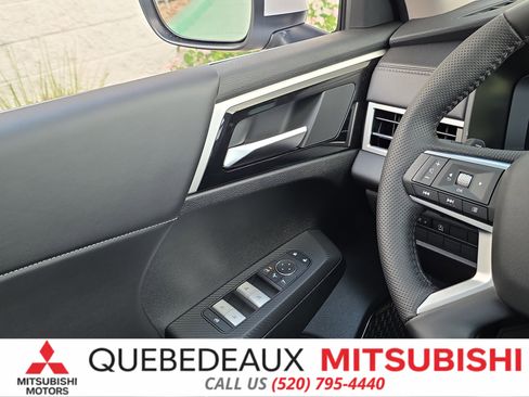 New 2026 Mitsubishi Outlander SE FWD image 27