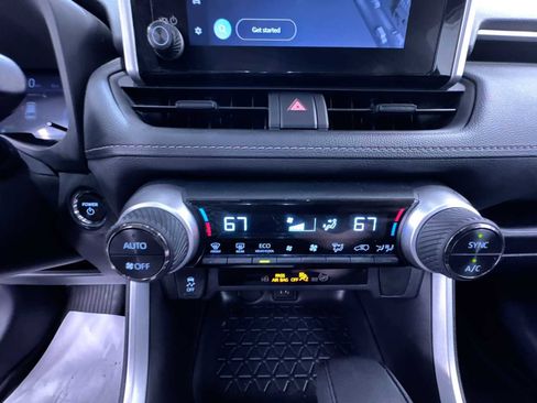 Used 2025 Toyota RAV4 XLE image 28