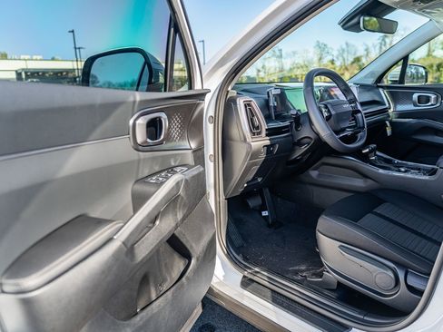 New 2026 Kia Sorento LX FWD image 14