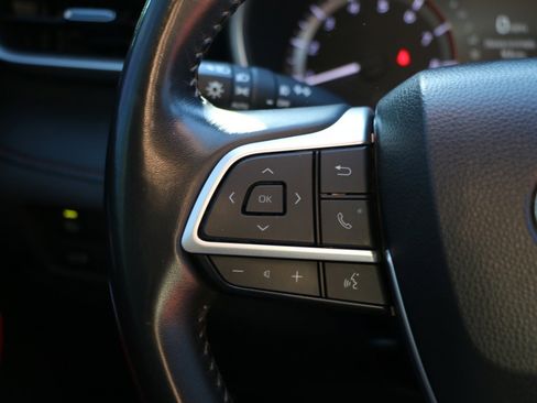 Used 2023 Toyota Highlander XSE image 19