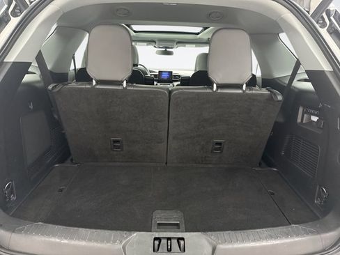 Used 2022 Ford Explorer Limited w/ Equipment Group 301A AWD/4WD image 24