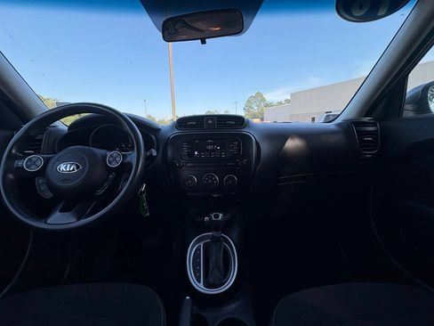 Used 2018 Kia Soul FWD image 10