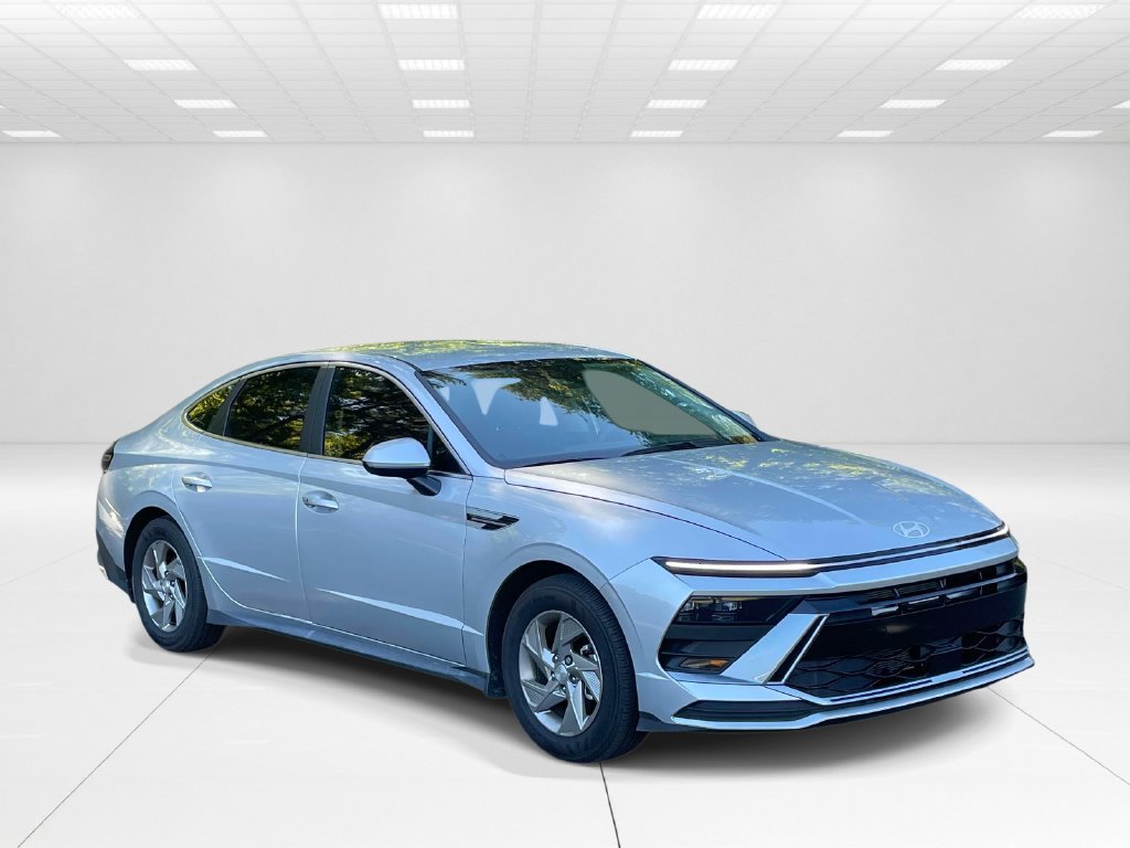 Used 2025 Hyundai Sonata SE FWD image 1