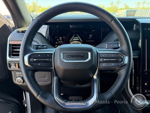 Used 2025 GMC Yukon Denali AWD/4WD image 21