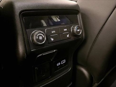Used 2023 GMC Acadia Denali w/ Denali Technology Package AWD/4WD image 33