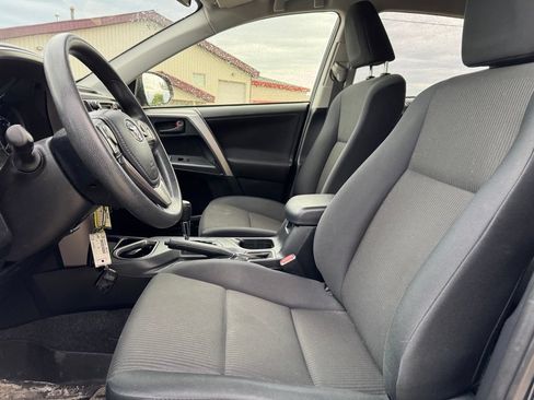 Used 2017 Toyota RAV4 LE w/ Carpet Mat Package AWD/4WD image 4
