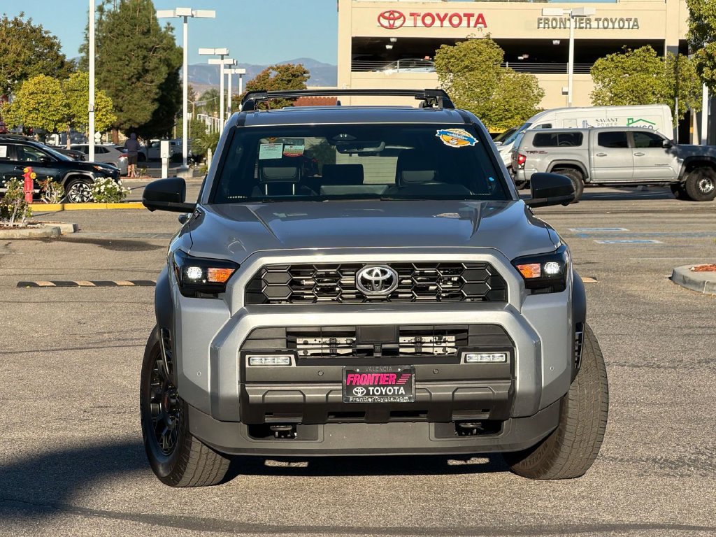 Certified 2025 Toyota 4Runner TRD Off-Road Premium AWD/4WD image 2