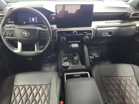 Used 2025 Toyota Tacoma TRD Off-Road AWD/4WD image 24