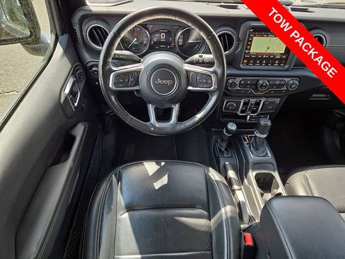 Used 2022 Jeep Wrangler Unlimited Sahara w/ Cold Weather Group AWD/4WD image 12