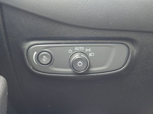 Used 2018 Chevrolet Equinox LS image 35