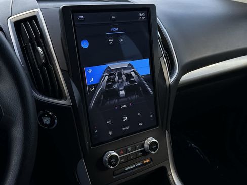 Used 2022 Ford Edge SE w/ Cargo Accessory Package image 18