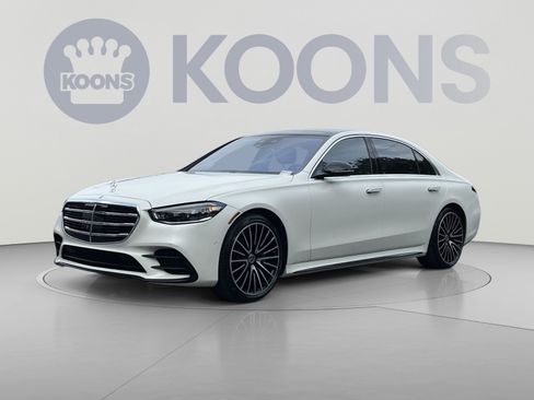 Used 2022 Mercedes-Benz S 580 4MATIC Sedan w/ AMG Line Package image 5