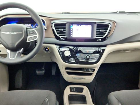 Used 2023 Chrysler Voyager LX FWD image 27