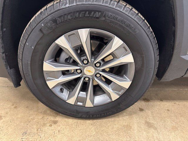 Used 2026 Chevrolet Equinox LT AWD/4WD image 17
