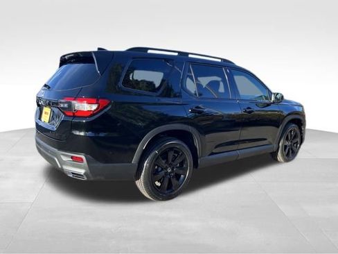 New 2025 Honda Pilot Black Edition image 7