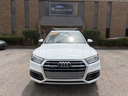 Used 2019 Audi Q5 2.0T Premium w/ Convenience Package AWD/4WD image 2