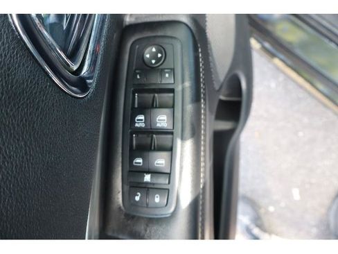 Used 2016 Dodge Durango SXT w/ Blacktop Package AWD/4WD image 10