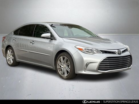 Used 2016 Toyota Avalon Limited image 2