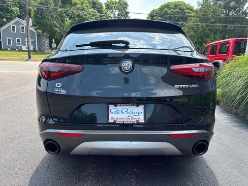 Used 2022 Alfa Romeo Stelvio Ti image 5