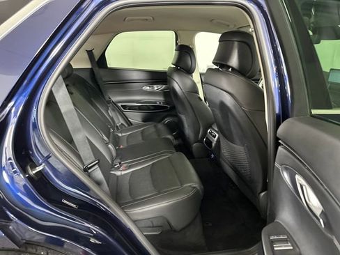 Used 2025 Genesis GV70 2.5T image 28