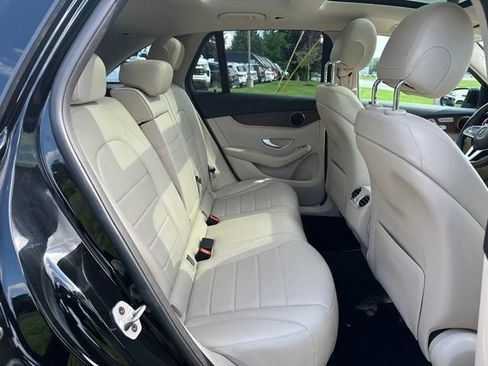 Used 2022 Mercedes-Benz GLC 300 4MATIC image 23