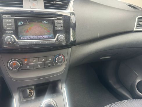 Used 2016 Nissan Sentra SV FWD image 29