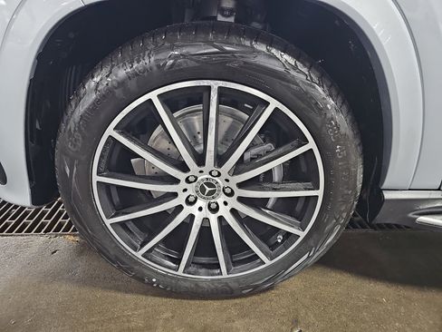 New 2026 Mercedes-Benz GLS 450 4MATIC image 36