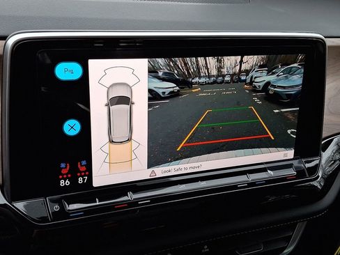 New 2026 Volkswagen Atlas SE image 13