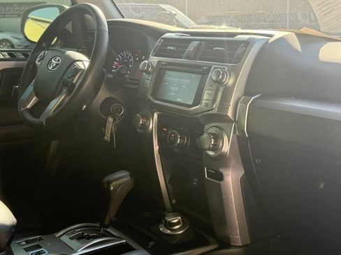 Used 2019 Toyota 4Runner SR5 AWD/4WD image 35
