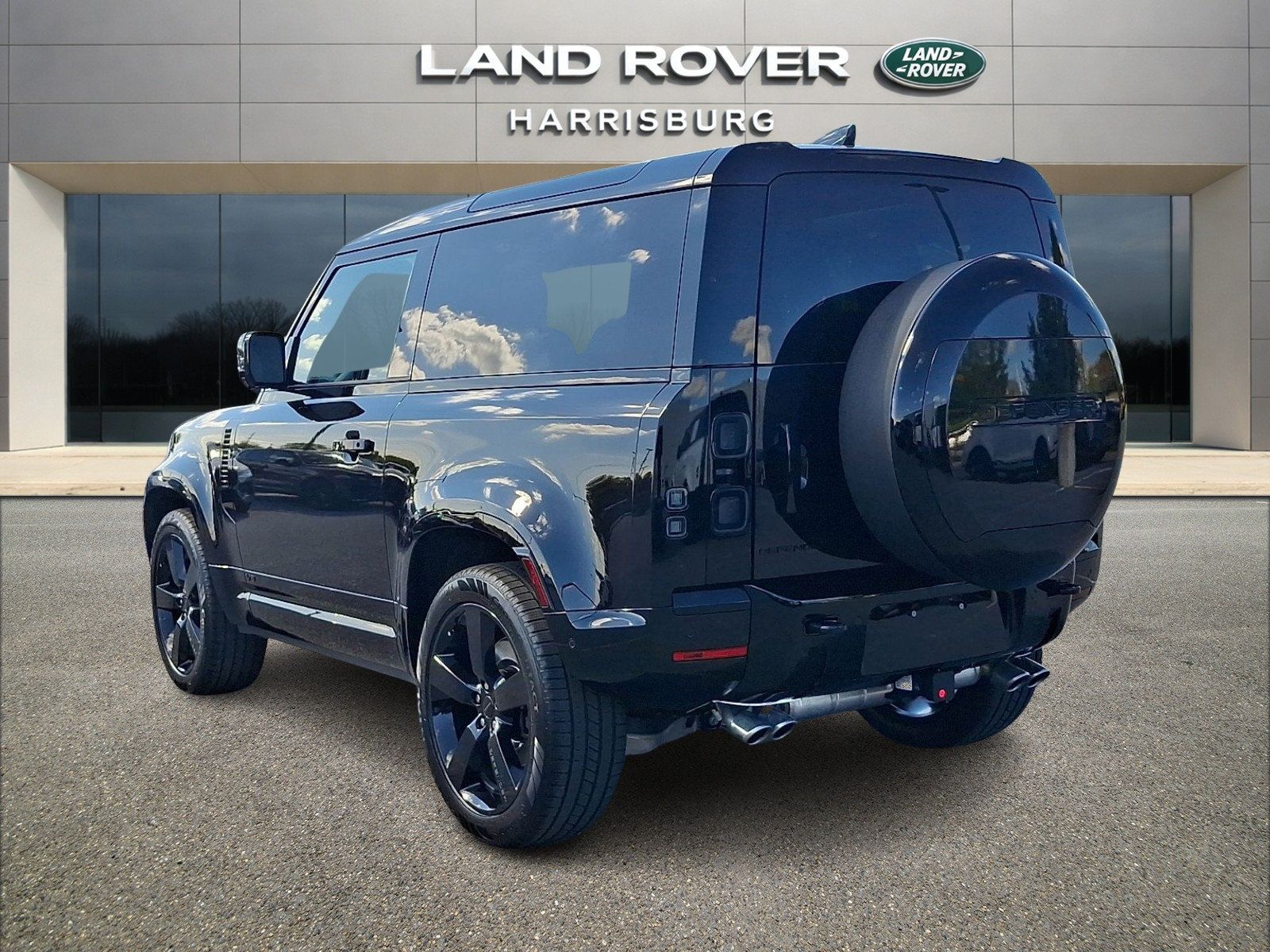 New 2026 Land Rover Defender 90 V8 AWD/4WD image 2